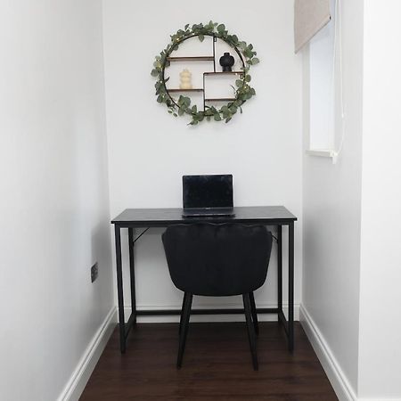 Apartament Watford Luxury 1 Bed Flat - Free Parking Zewnętrze zdjęcie