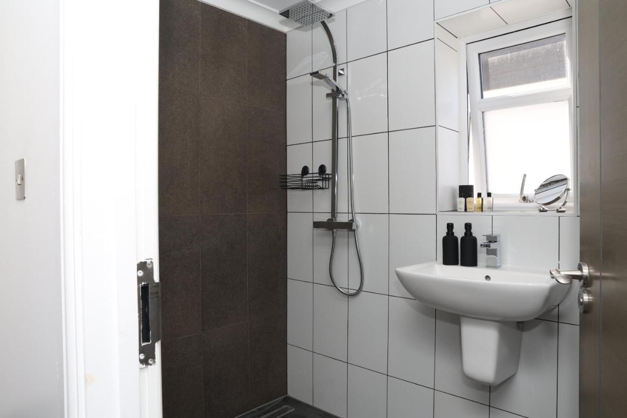 Apartament Watford Luxury 1 Bed Flat - Free Parking Zewnętrze zdjęcie
